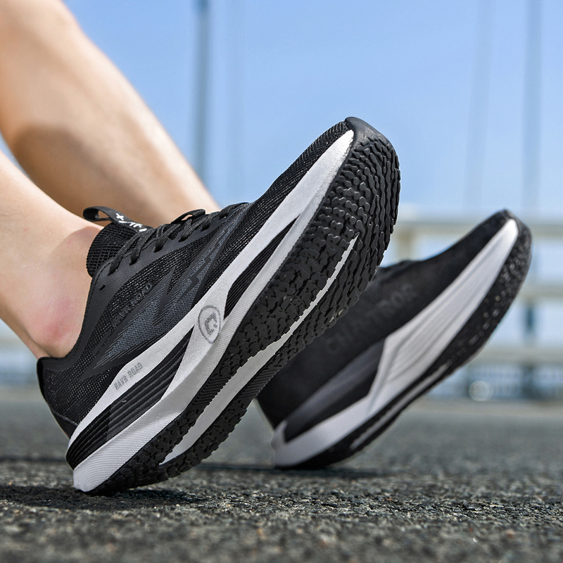 メンズスポーツシューズスニーカーカーボンプレートランニング男 - Carbon Plate Marathon Racing Shoes のレビューと価格