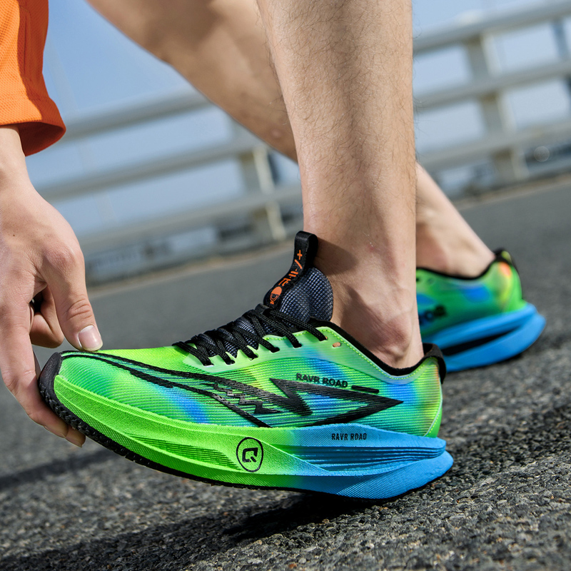 メンズスポーツシューズスニーカーカーボンプレートランニング男 - Carbon Plate Marathon Racing Shoes のレビューと価格