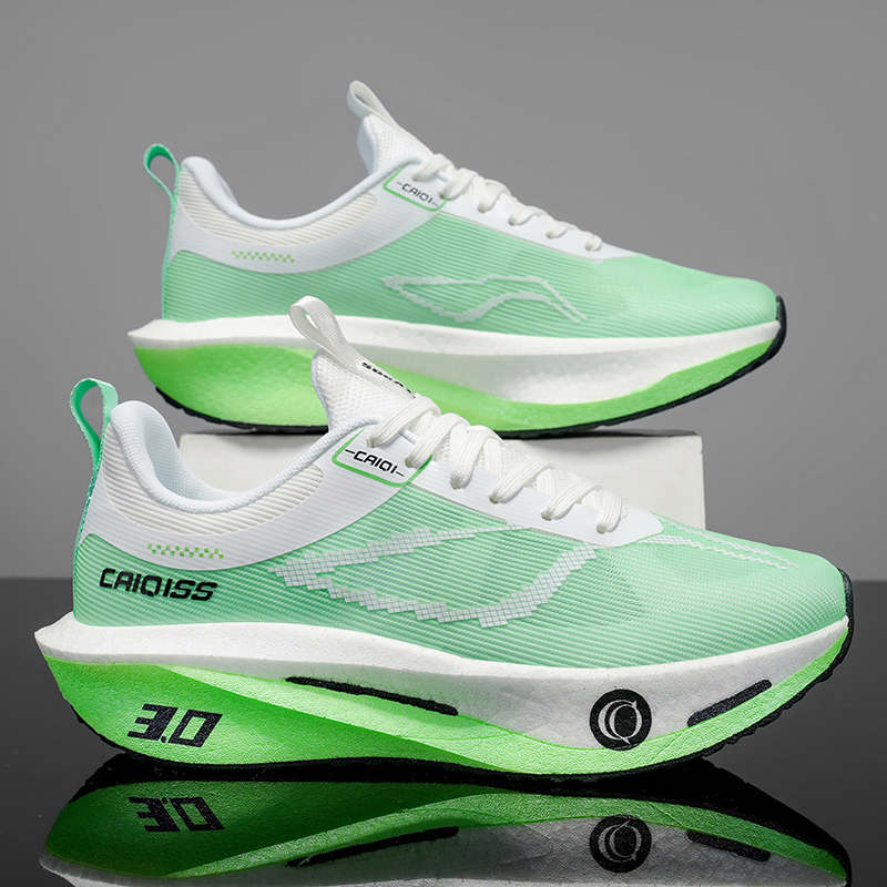 メンズアウトドアロードマラソンランニングシューズ、超軽量カー - Lightweight Road Running Shoes のレビューと価格