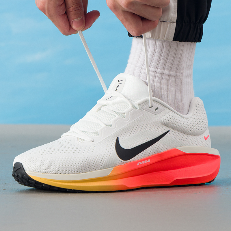 ナイキ メンズシューズ オリジナル 軽量 ロードランニングシ - Lightweight Road Running Shoes のレビューと価格